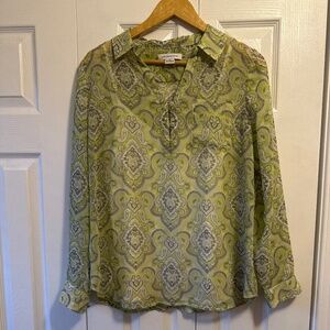 Long sleeve light weight Liz Claiborne blouse